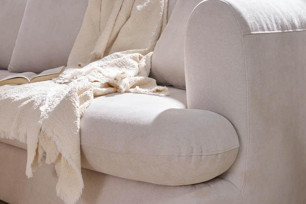 Miliboo Abnehmbares 3-4-Sitzer-Designsofa in hellem beigefarbenem samtigem Stoff mit Bohnenform - SACHA* Design-sofas