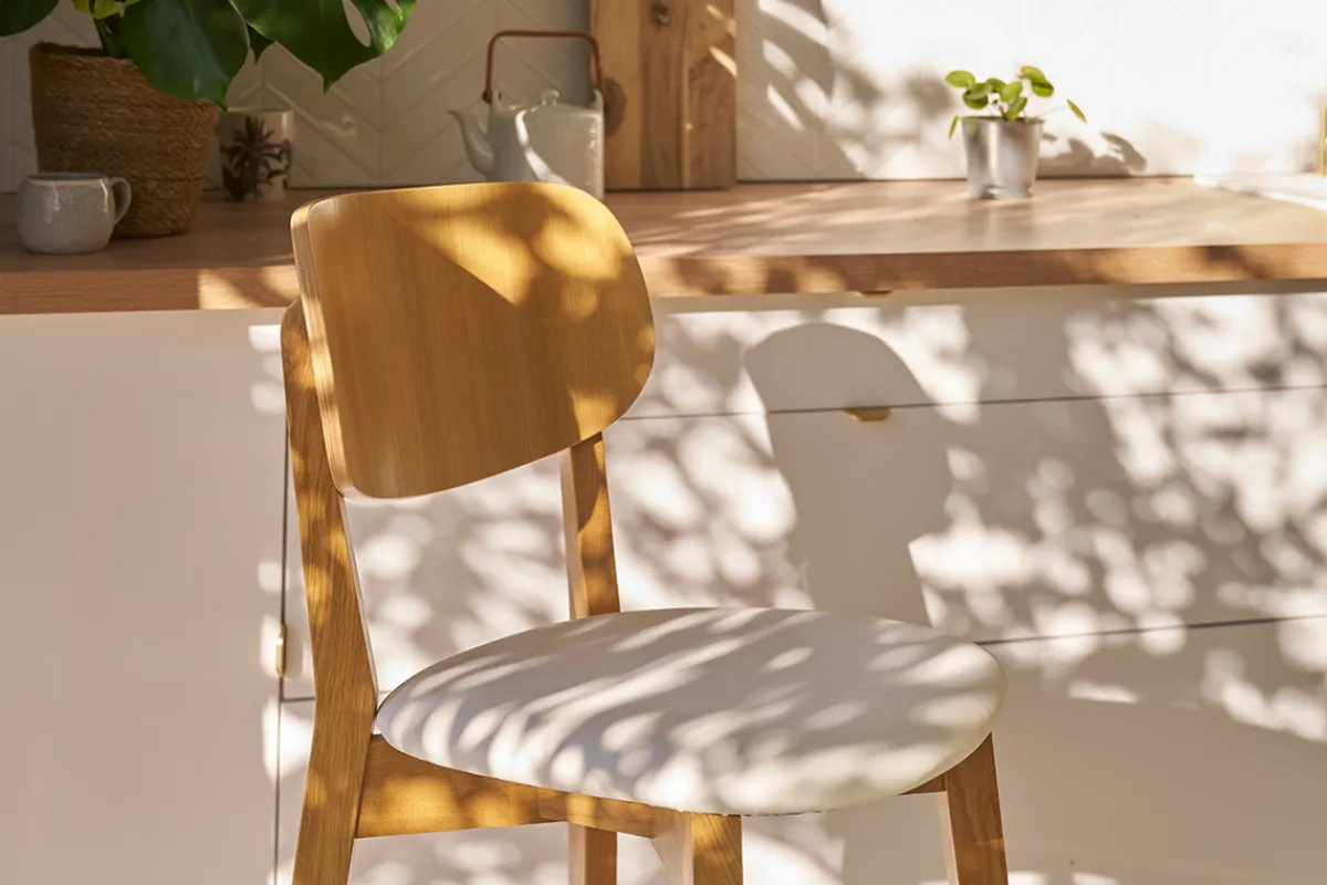 Miliboo Barhocker H65 Design Eichenholz und weiße Sitzfläche H65 cm LUCIA* Barhocker