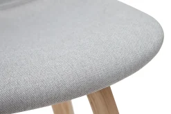 Miliboo Barhocker skandinavisches Design hellgrau und Holz H65 cm (2er-Set) NONIE* Barhocker