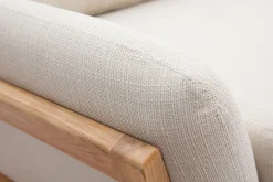 Miliboo Beigefarbenes skandinavisches 3-Sitzer-Sofa mit Holzbeinen YOKO* Design-sofas