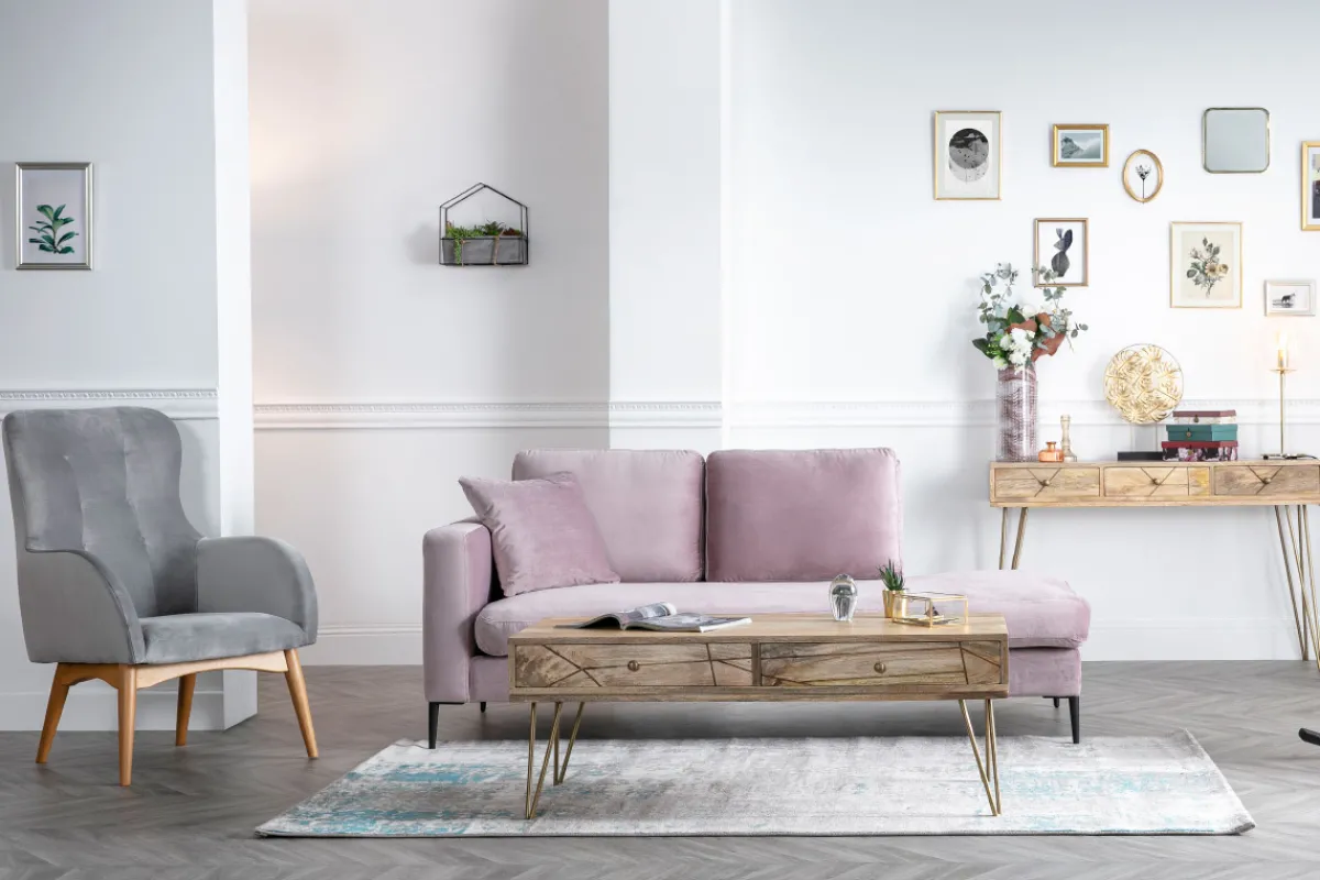 Miliboo Couchtisch graviert aus Mangoholz und vergoldetem Metall LINIUM* Couchtische