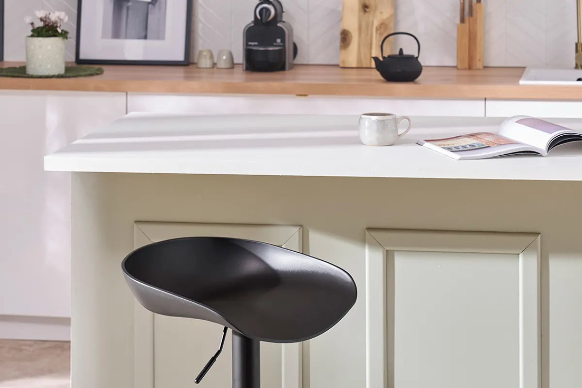 Miliboo Design-Barhocker Schwarz mit Metallbeinen (2 Stk.) PEBBLE* Barhocker
