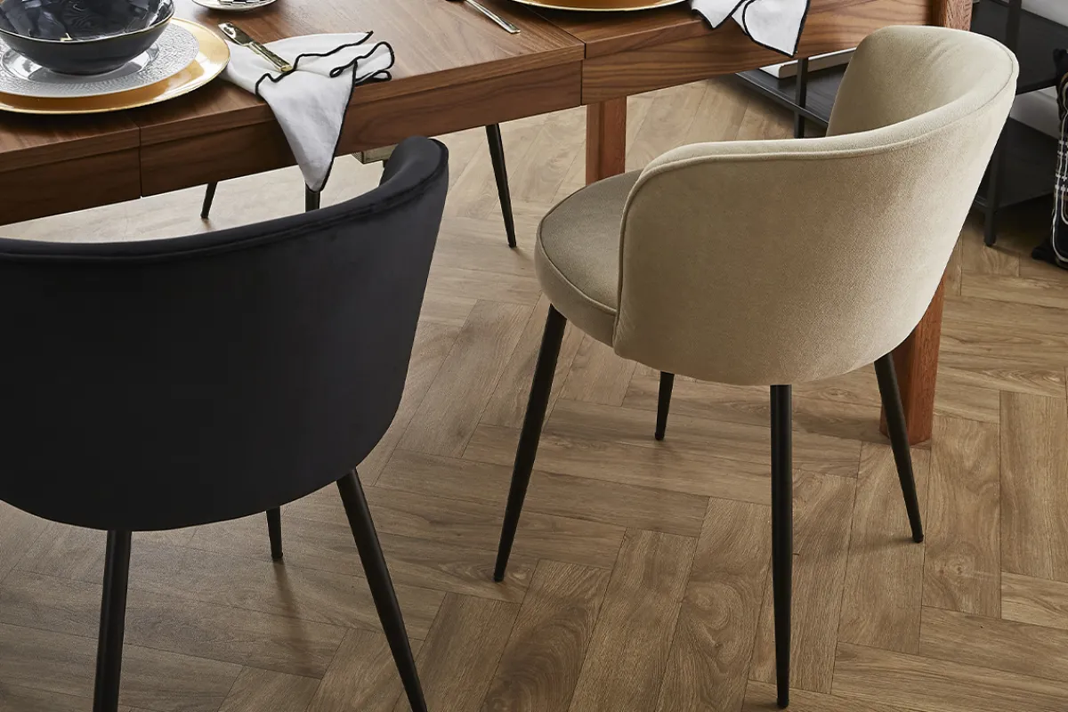 Miliboo Designer-Stühle aus beigem Stoff mit Samteffekt 2er-Set SERIF* Design-stühle