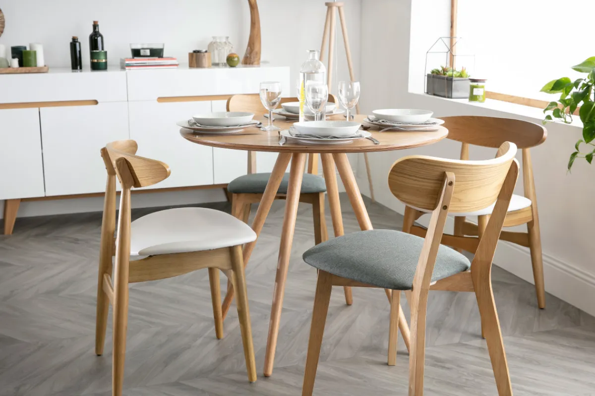 Miliboo Design-Esstisch rund Eschenholz D90 ARTIK* Esstische