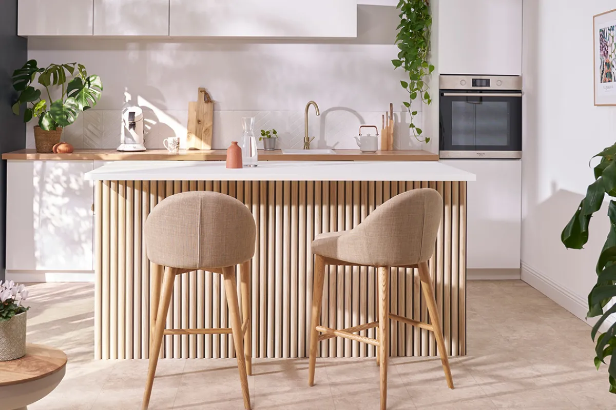 Miliboo Design-Hochstuhl Holz Polyester Beige SHANA* Barhocker