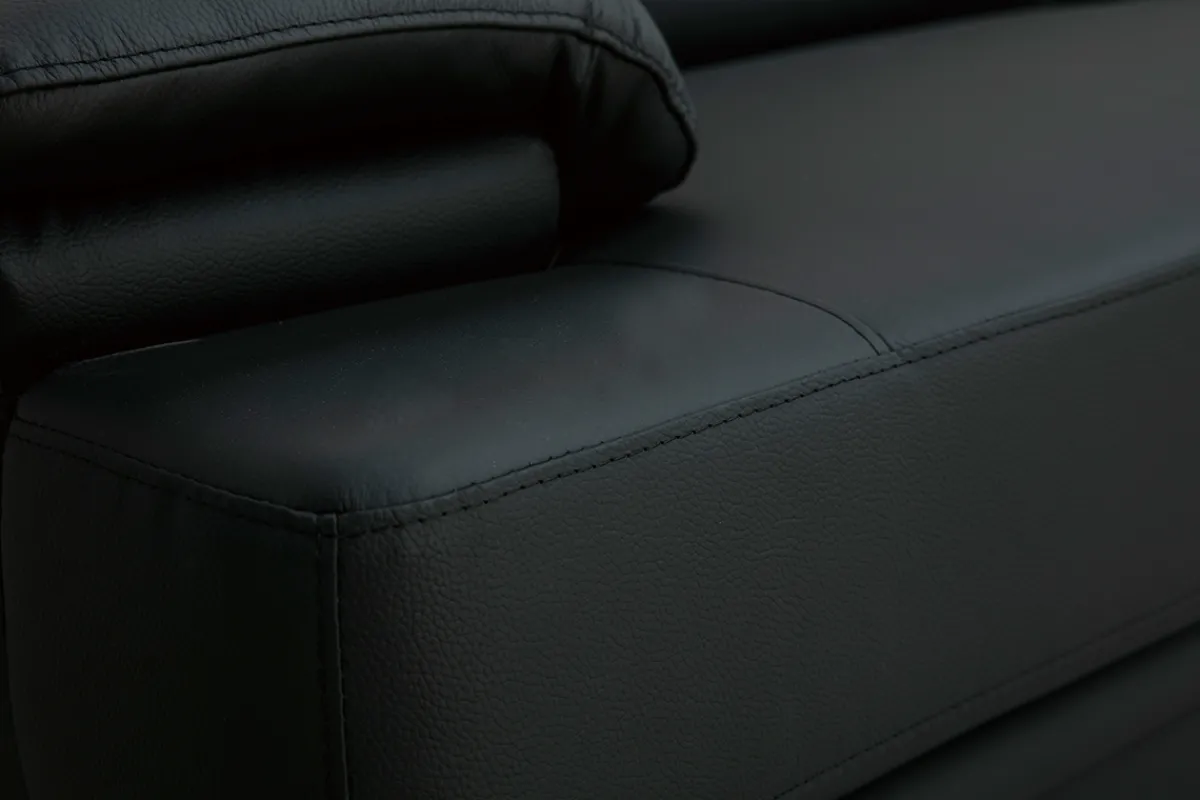 Miliboo Design-Ledersofa drei Plätze verstellbares Kopfstück Schwarz EWING - Büffelleder* Ledersofas