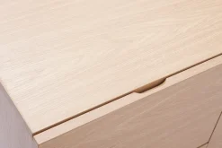 Miliboo Design-Sideboard aus hellem Eichenfurnier und schwarzem Metall, 2 Türen, 4 Schubladen B180 cm ALASKA* Sideboards
