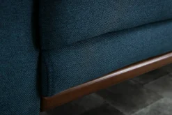 Miliboo Design-Sofa 2 Plätze Stoff Blau und Füße Nussbaum EKTOR* Design-sofas