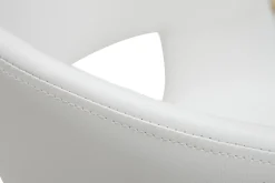 Miliboo Design-Stühle aus weißem Polyurethan mit hellen Holzbeinen (2er-Set) SLAM* Design-stühle