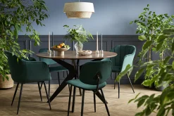 Miliboo Design-Stuhl aus grünem Samt mit Füßen aus schwarzem Metall MILLY* Design-stühle