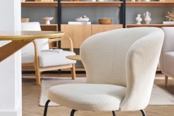 Miliboo Design-Stuhl aus weißem Stoff mit Bouclé-Wolleffekt und schwarzem Metall YDA* Design-stühle