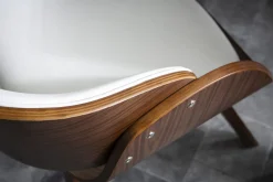 Miliboo Design-Stuhl Weiß und dunkles Holz Nussbaum BENT* Design-sessel|Design-stühle