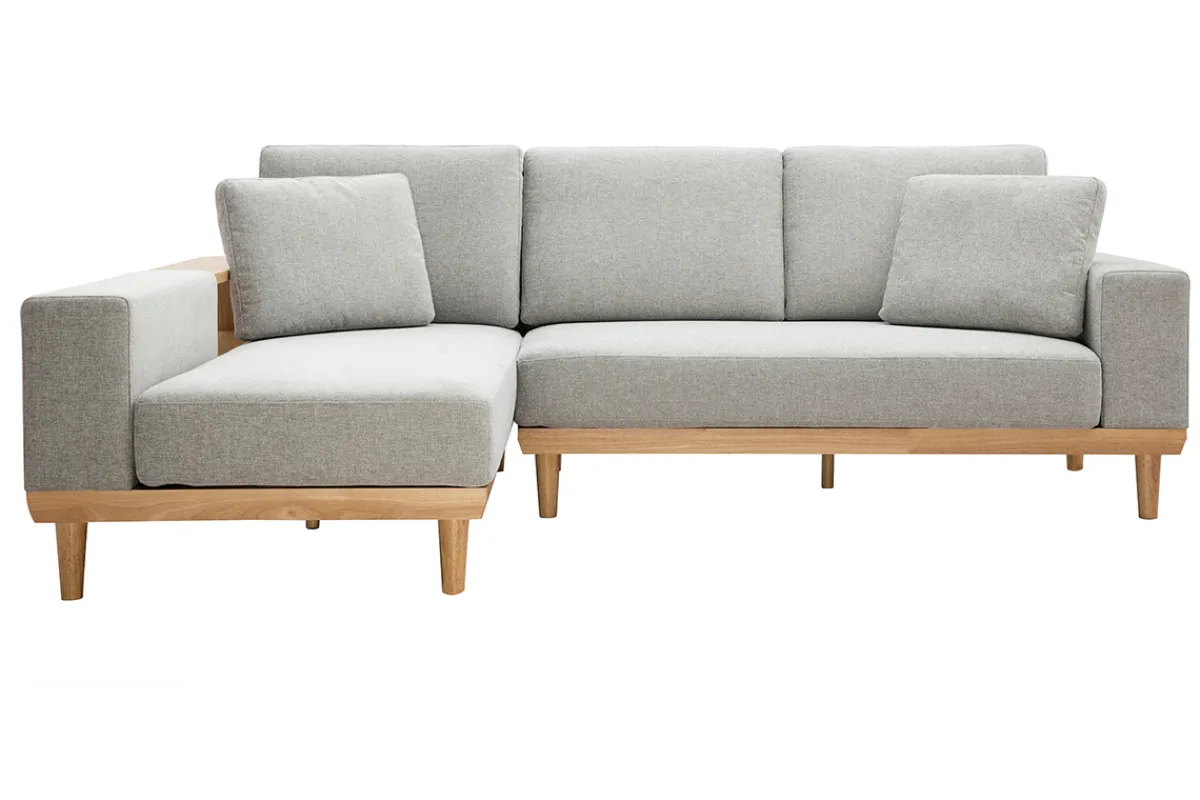 Miliboo Ecksofa 5-Sitzer mit Stauraum hellgrauer Stoff mit strukturiertem Samteffekt und helles Holz KOMAO.* Ecksofas