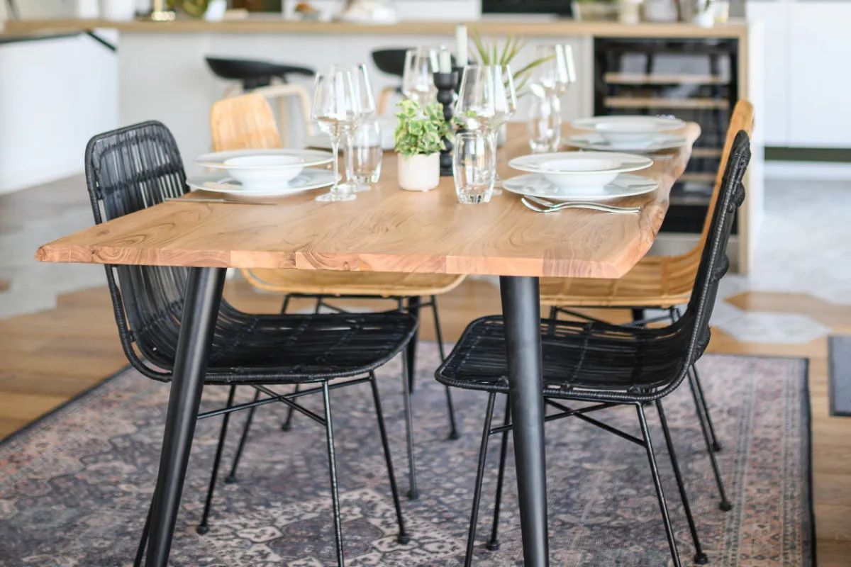 Miliboo Esstisch aus Akazienholz und Metall L175 EDGE* Esstische