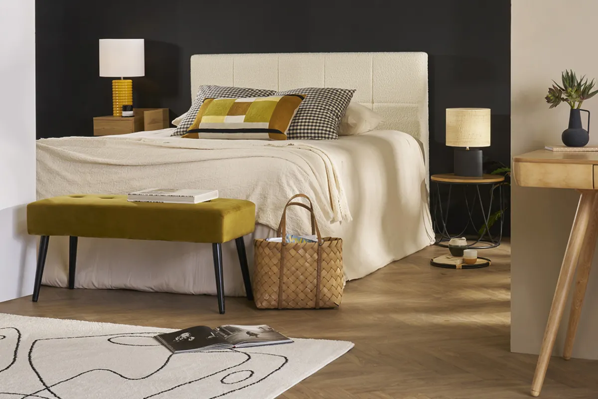 Miliboo Gepolsterte Design-Bank aus bronzefarbenem Samtstoff und schwarzem Metall L95 cm GUESTA* Flurmöbel