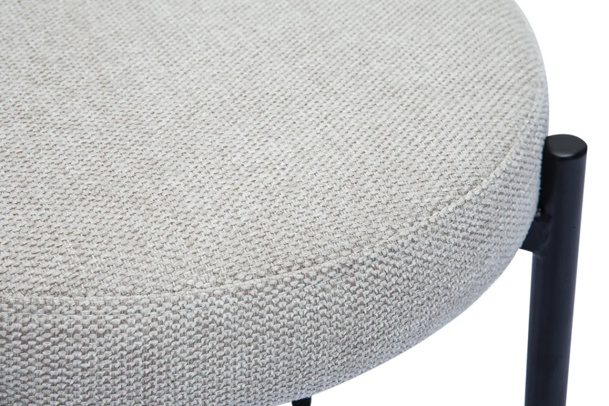 Miliboo Hocker stapelbar im beigen Samtdesign mit schwarzem Metallfuß H41 cm KIKO* Design-stühle