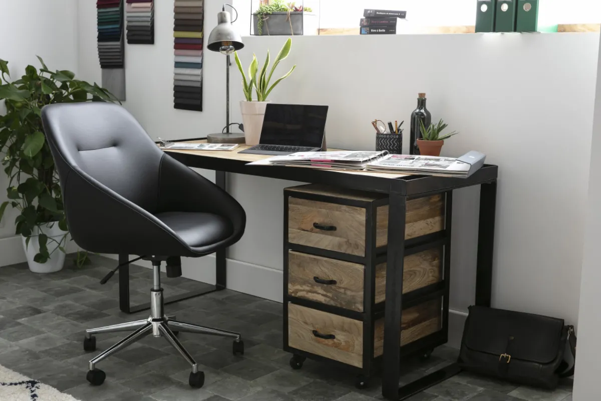 Miliboo Industrial-Schreibtisch mit beweglichen Schubladenelementen aus massivem Mangoholz L156 cm INDUSTRIA* Design-schreibtische