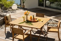 Miliboo Quadratischer klappbarer Gartentisch aus Massivholz B140 cm SANTIAGO* Gartentische