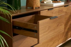 Miliboo Sideboard im Vintage-Stil aus dunklem Walnussfurnier und schwarzem Metall mit Stauraum B180 cm SARTO* Sideboards
