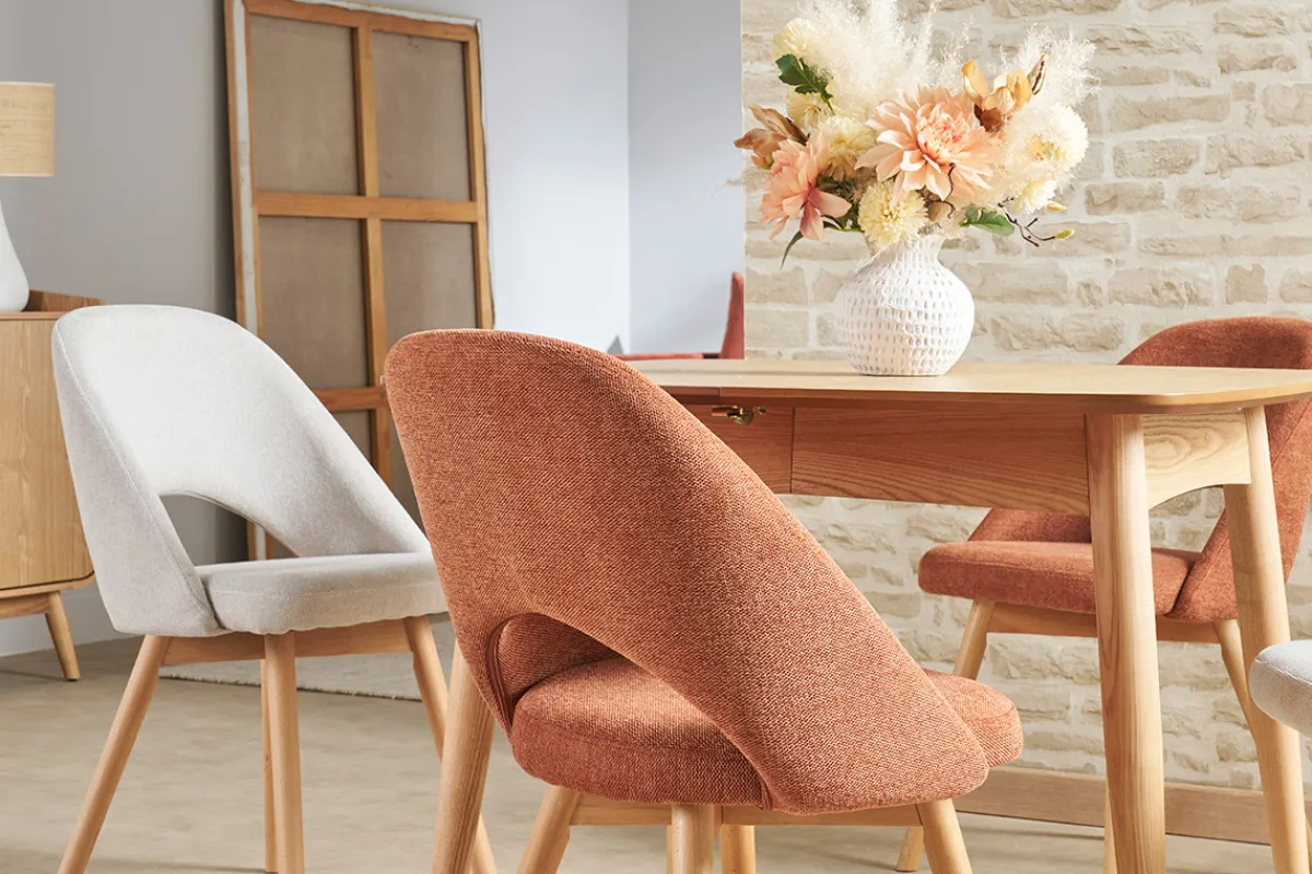 Miliboo Skandinavische Stühle aus beigem Stoff mit Samteffekt und massivem Buchenholz (2er-Set) COSETTE* Design-stühle