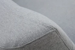 Miliboo Skandinavisches 3-Sitzer-Schlafsofa hellgrauer Stoff und Holz FAGUO* Schlafsofas