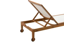 Miliboo Sonnenliege weiß und Massivholz NAVEEN* Gartenliegen