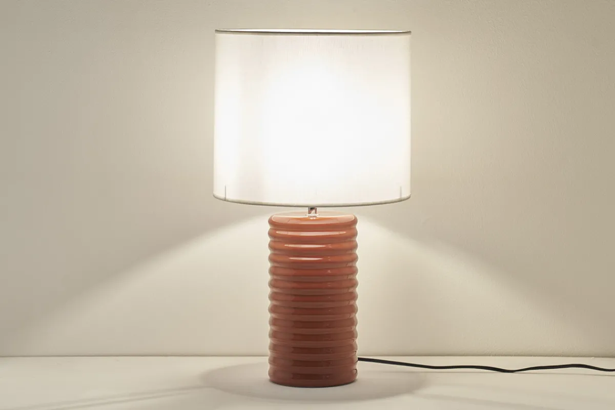 Miliboo Tischleuchte aus emaillierter Keramik in Terracotta mit écrufarbenem Lampenschirm H53 cm BERRO* Tischlampe|Tischlampe
