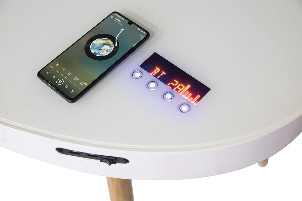 Miliboo Vernetzter Multimedia-Schreibtisch - Glas Weiß und helles Holz HANDY* Design-schreibtische