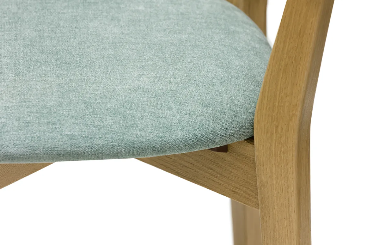 Miliboo Vintage-Stühle aus hellem Holz mit Eichenfurnier und Stoff mit strukturiertem Samteffekt in Seladongrün (2er-Set) LUCIA* Design-stühle